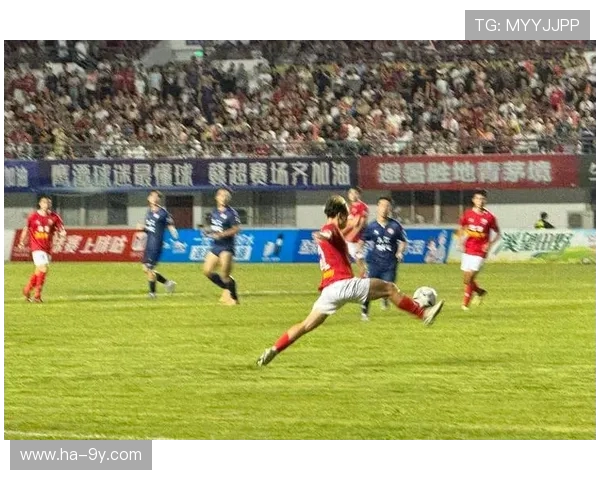 围绕踢足球时如何呐喊更好听的全方位技巧与比赛气氛塑造指南全解 围绕踢足球时如何呐喊更好听的全方位技巧与比赛气氛塑造指南全解